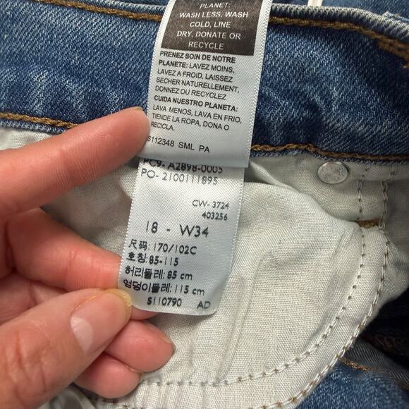 Signature Levi’s Women’s 18 W34 High Rise Straight Jeans Blue Denim EUC - Picture 4 of 7